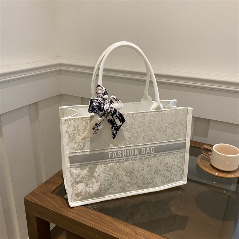 Luxury Elegant Women Tote Bag  - Luxury Bags Reseller recension och pris