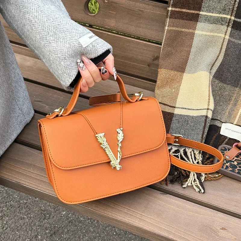 Popular Women's Shoulder Bag M - Luxury Bags For Sale recension och pris